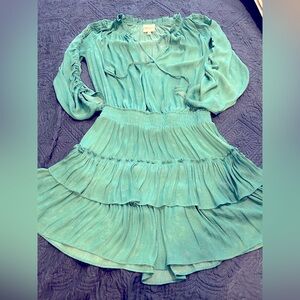 Skylar & Madison Green Dress. Sz S Subtle print on green